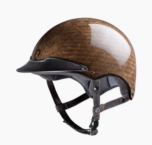 découvrez nos conseils pour bien choisir un casque d'équitation pour femme : sécurité, confort et style, trouvez le modèle idéal selon vos besoins et votre budget.