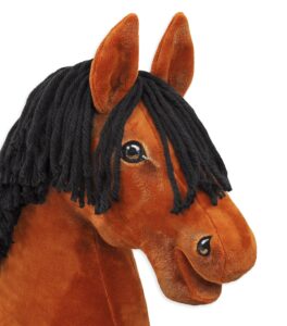 découvrez le hobby horse, une activité ludique combinant le cardio et l'équitation avec un cheval bâton, idéale pour rester en forme tout en s'amusant.