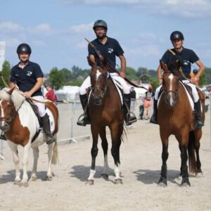 découvrez les jeunes cavalières de saint georges à grabels, passionnées d'équitation et engagées dans leurs exploits équestres.