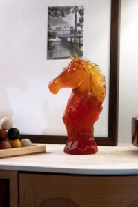 découvrez lord de chenu, un cheval noble d'exception alliant élégance, puissance et caractère unique pour des performances équestres remarquables.