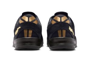 découvrez la nike kobe 8 protro édition année du cheval, une chaussure de basketball alliant performance et design unique inspiré par la culture chinoise.