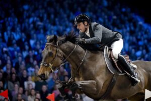 découvrez tous les résultats des épreuves d'équitation aux jeux olympiques 2024 en temps réel, avec analyses et classements complets.